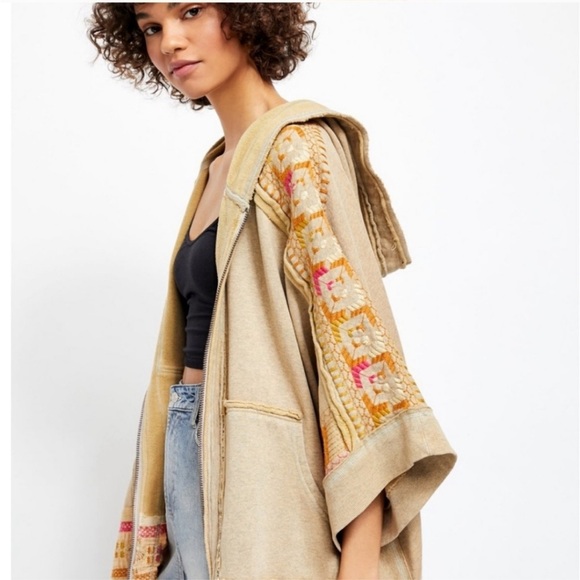Free People Wildside Embroidered Hooded Poncho Jacket Size M/L - Picture 2 of 14